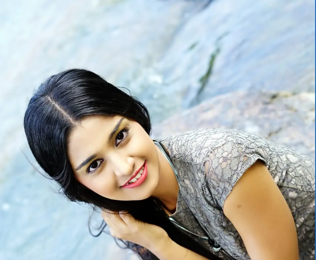 My Name Is Kriti. I Work In A Private Job 1