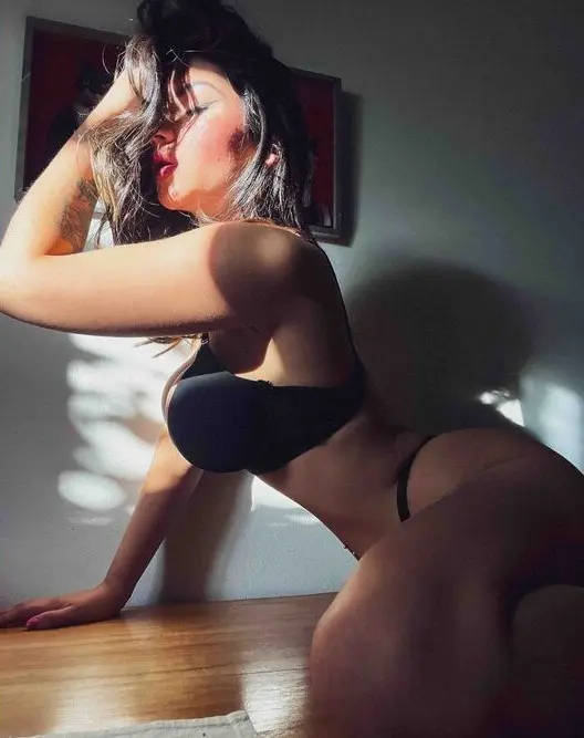 Come Enjoy A Truly Delightful Time With Me. 1